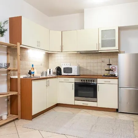 Opera Apartment *