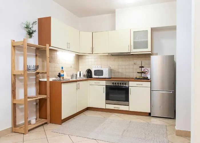 Opera Apartment *